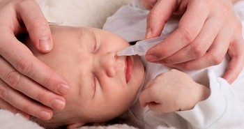 5 cách trị nghẹt mũi hiệu quả cho bé sơ sinh