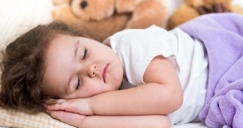 8 bước "luyện" trẻ thói quen đi ngủ tối đúng giờ