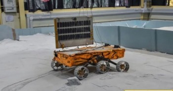 Robot Ấn Độ phát hiện nhiều nguyên tố ở cực nam Mặt trăng