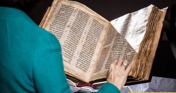 Tập Kinh thánh cổ có mức giá dự kiến lên đến 50 triệu USD