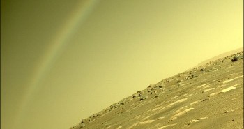 Tàu thăm dò Perseverance chụp được ảnh "cầu vồng trên sao Hỏa"
