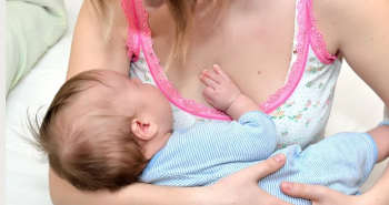 99% các mẹ không chú ý các quy tắc an toàn này khi ngủ cùng bé khiến bé gặp nguy hiểm