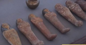 Vì sao các nhà khảo cổ tuyệt đối không chạm tay vào hai thứ “sặc sỡ” trong mộ cổ?