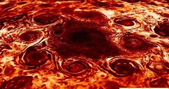 Tàu Juno chụp ảnh cụm bão xoáy giống mặt bánh pizza trên sao Mộc