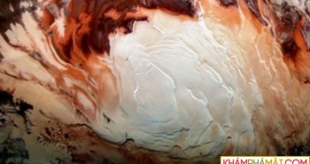 Những gì đang chảy trong "hồ" trên sao Hỏa không phải là nước, mà là đất sét