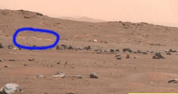 Robot NASA tìm thấy dù hạ cánh trên sao Hỏa