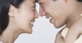 8 dấu hiệu vợ chồng thỏa mãn nhau về chăn gối