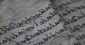 Bí mật loại giấy người Tây Tạng dùng để lưu chép kinh thư ngàn năm không mục nát