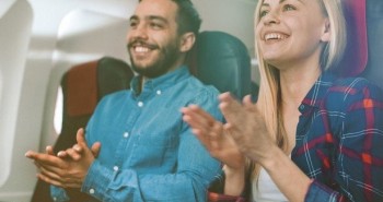 Phi hành đoàn nghĩ gì khi hành khách vỗ tay sau chuyến bay?
