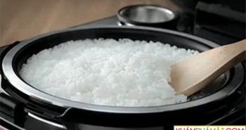 Cách nấu cơm để loại bỏ chất độc arsenic trong gạo