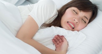 Lý do nhiều người nghiến răng khi ngủ