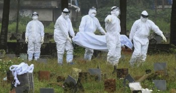 WHO theo dõi khẩn bệnh lạ ở châu Phi khiến 8 người tử vong sau khi tham dự lễ tang