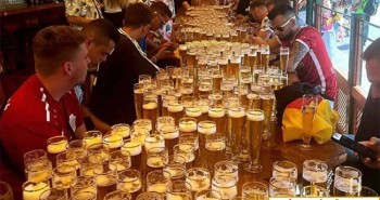 Nhóm du khách uống hơn 1.200 cốc bia, phá kỷ lục thế giới