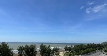 Xôn xao hiện tượng nước biển Sầm Sơn đổi màu