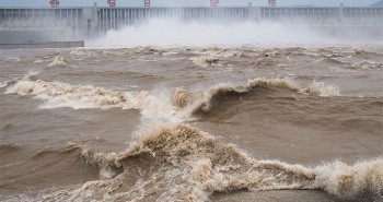 Mực nước sông Dương Tử giảm dần trong 40 năm, chuyện gì đang xảy ra?