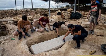 Tin mới về 3 xác ướp trong quan tài đen 2.000 năm ở Ai Cập