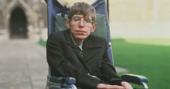 Căn bệnh giết chết Stephen Hawking đáng sợ như thế nào?