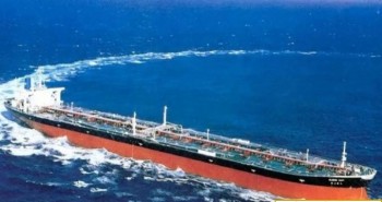 Siêu tàu dài nhất thế giới thành đống sắt vụn