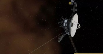 Tàu NASA truyền tín hiệu đầu tiên từ không gian liên sao