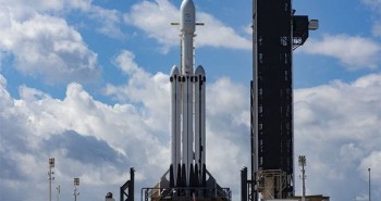 SpaceX hoãn phóng vệ tinh bằng tên lửa mạnh nhất thế giới
