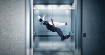 Cách xử lý khi thang máy rơi tự do