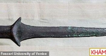 Thanh kiếm lâu đời nhất thế giới được phát hiện trong bảo tàng Venice