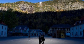 Vì sao Rjukan được mệnh danh là "thị trấn không có Mặt trời"?