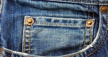 Túi nhỏ trên quần jean dùng để đựng gì?