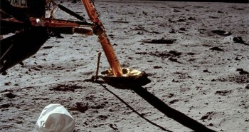 Bí ẩn cuộc đổ bộ Mặt Trăng đầu tiên: Phi hành gia thứ 3 và nỗi ám ảnh suốt đời