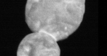 NASA bất ngờ với hình dạng thực sự của thiên thể "người tuyết" bên rìa hệ Mặt Trời
