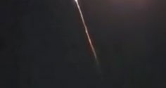 Vệ tinh Nga tạo cầu lửa sáng rực khi rơi xuống Trái đất