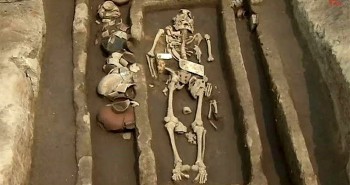 Sốc với bộ xương của "những người khổng lồ" Trung Quốc 5.000 năm tuổi